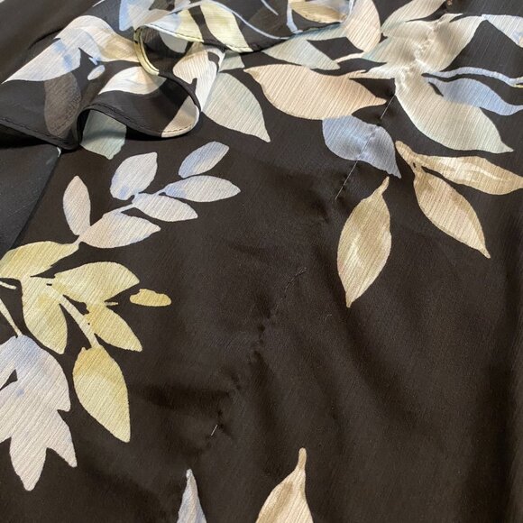 London Times Petites Floral Wrap Dress Size 10P Ruffled - Picture 6 of 7